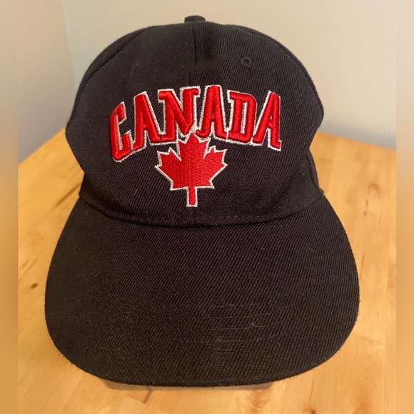 Lucky Brand Black Canada Flat Bill SnapBack Hat - Picture 9 of 9
